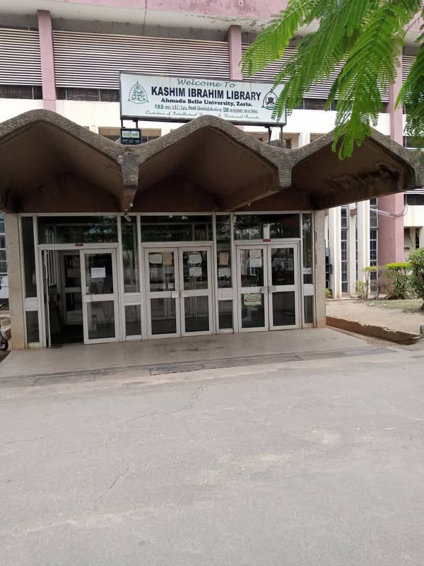 ABU takes delivery of roofing materials donated by 1976/77 SBS Class