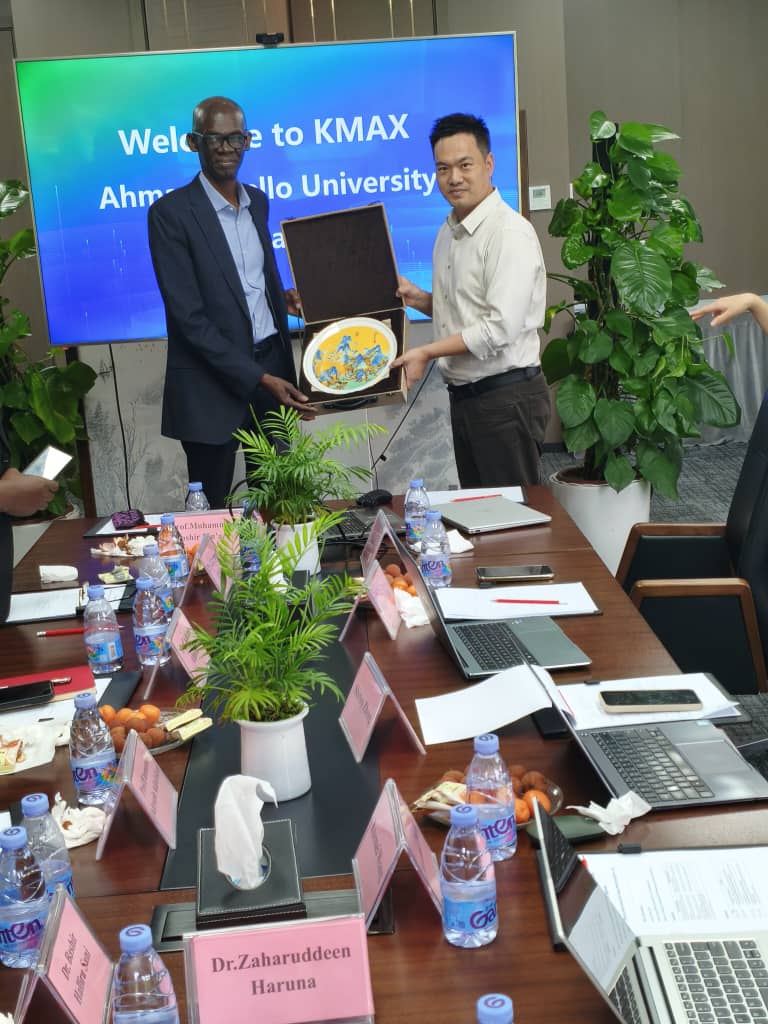 ABU, KMAX discuss proposal for VR simulation-based learning facility