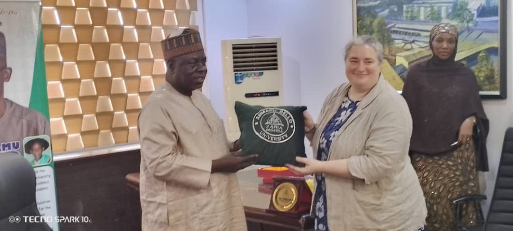 US Public Diplomacy Officer visits ABU, calls on VC